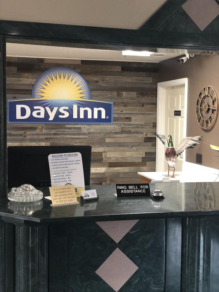 Days Inn & Suites By Wyndham Stuttgart Extérieur photo